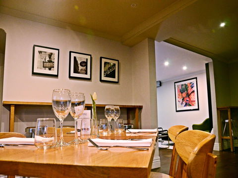 The Waverley International Hotel - Hervey Bay Accommodation 2