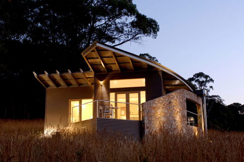 The Buckland  Studios - Hervey Bay Accommodation 0