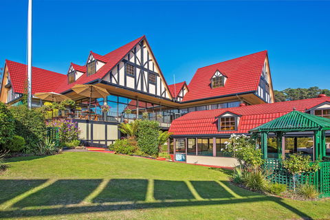 Village Family Motor Inn - Hervey Bay Accommodation 0