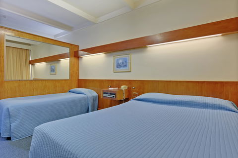 Village Family Motor Inn - Hervey Bay Accommodation 2