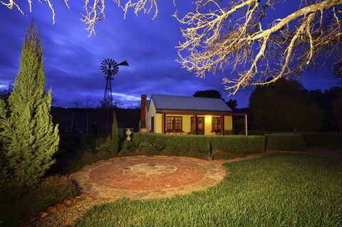Yellow Cottage - Hervey Bay Accommodation 0