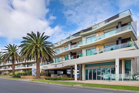 350 Sur La Plage At The Waves - Hervey Bay Accommodation 1