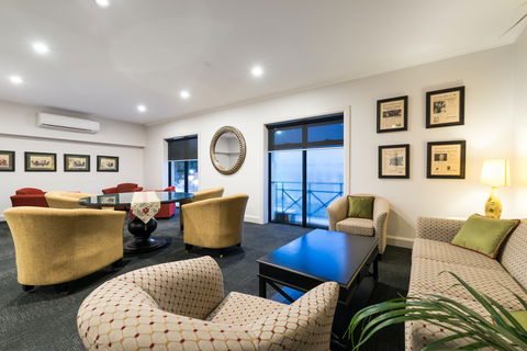 Abbott Boutique Hotel - Hervey Bay Accommodation 0