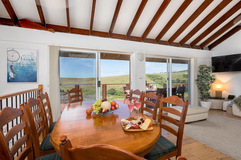 Absolute Oceanfront Cottage - Tourism Hervey Bay 2