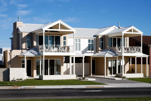 Aldinga Beach Getaways - Tourism Hervey Bay 0