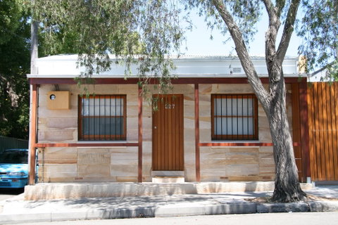 Australia Street Cottage - Hervey Bay Accommodation 0