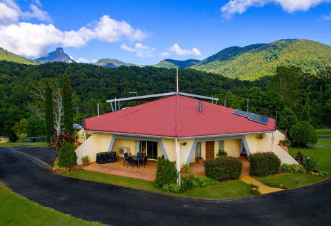 A View Of Mount Warning Bed And Breakfast - Hervey Bay Accommodation 0