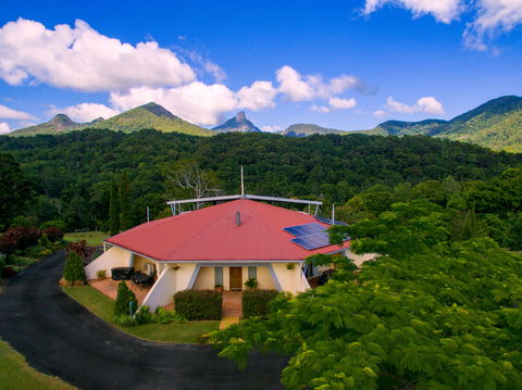 A View Of Mount Warning Bed And Breakfast - Hervey Bay Accommodation 1