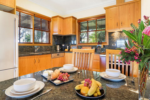 A View To A Hill - Hervey Bay Accommodation 1