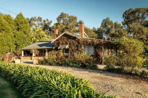 Barristers Block Vigneron Villa - Hervey Bay Accommodation 0