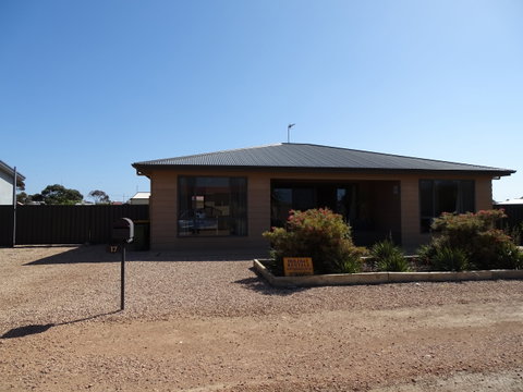 Baydream - Hervey Bay Accommodation 0