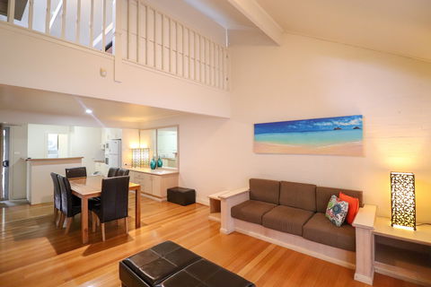 Blackbutt Family Loft Townhouse - Tourism Hervey Bay 2
