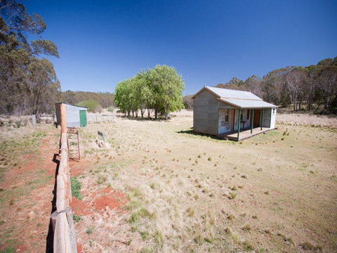 Brackens Hut - Hervey Bay Accommodation 0