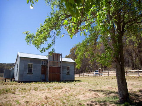 Brackens Hut - Hervey Bay Accommodation 1