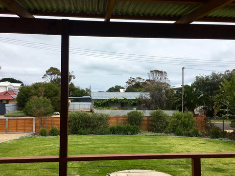 Carry Getaway - Hervey Bay Accommodation 1