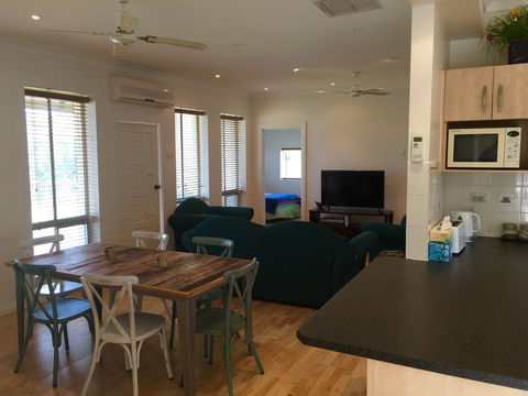 Carry Getaway - Hervey Bay Accommodation 2