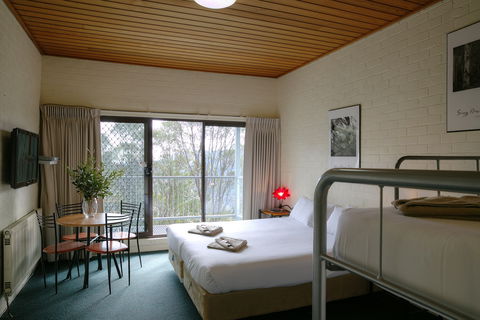 Cedarwood Apartments - Hervey Bay Accommodation 2