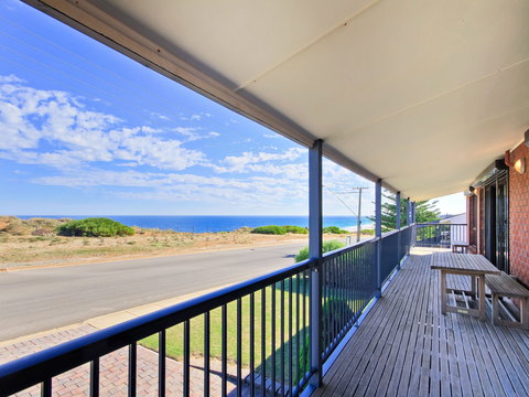 Century 21 SouthCoast: Beach House At Moana - Tourism Hervey Bay 0