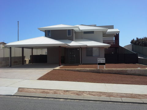 Cozzys Condo Luxury Beach House - Hervey Bay Accommodation 0