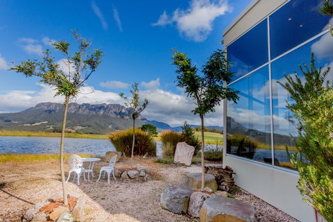 Eagles Nest Retreat - Hervey Bay Accommodation 0