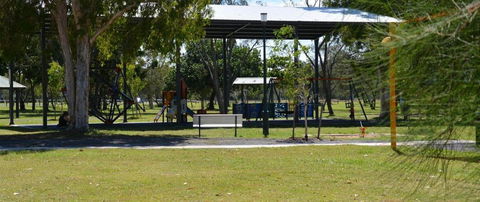 EconoLodge Beachside Motel - Hervey Bay Accommodation 2