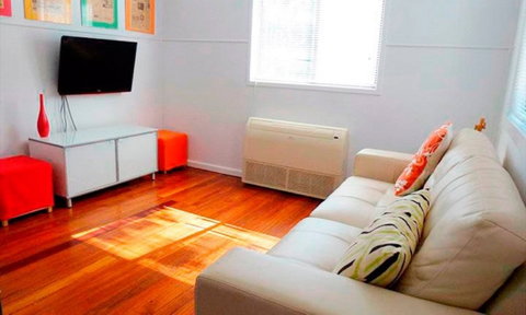 Ella May Holiday Flats - Hervey Bay Accommodation 0