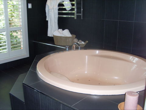 Federation Motor Inn - Hervey Bay Accommodation 0
