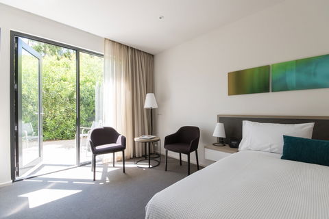 Flinders Hotel - Hervey Bay Accommodation 2