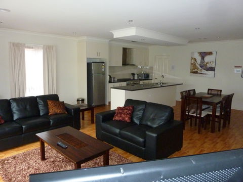 Florentine Villas - Hervey Bay Accommodation 1