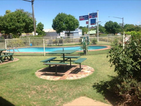 Garden Court Motor Inn - Hervey Bay Accommodation 0