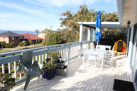 Golf At Glasshouse Rocks - Hervey Bay Accommodation 2