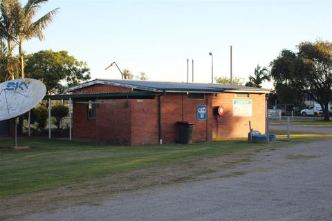 Grafton Greyhound Racing Club Caravan Park - Tourism Hervey Bay 0