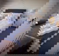 Helensburgh Hotel - Hervey Bay Accommodation