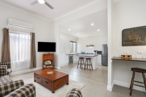 IADA On Iodide - Hervey Bay Accommodation 2