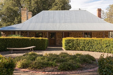 Jacob's Estate Cottage - Tourism Hervey Bay 1