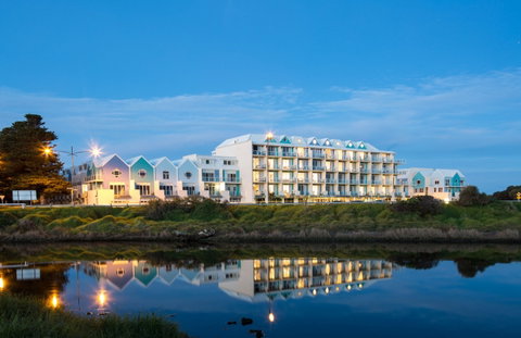 Lady Bay Resort - Tourism Hervey Bay 1