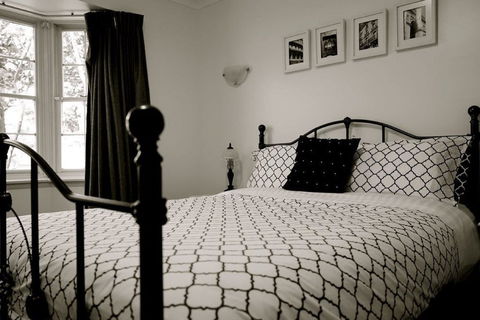 Leura Camellias - Hervey Bay Accommodation 0