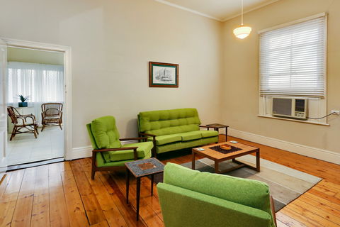 Maeville Cottage - Tourism Hervey Bay 2