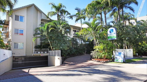 Mari Court Resort - Hervey Bay Accommodation 1