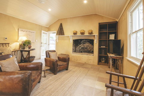 Mayfield Vineyard Cottages - Hervey Bay Accommodation 2