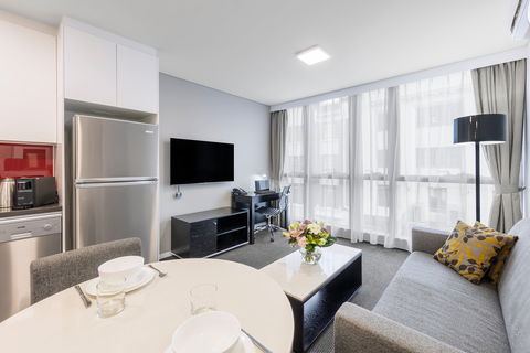 Meriton Suites Adelaide Street, Brisbane - Hervey Bay Accommodation 2