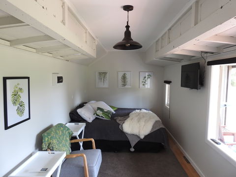 Miners Ridge Vineyard Railway Carriage B&B - Hervey Bay Accommodation 0