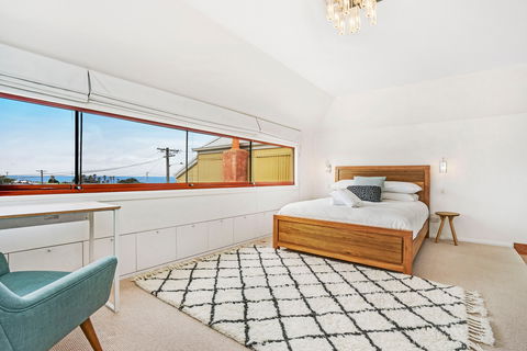 Newcastle Executive Homes - Oceanview Terrace - Tourism Hervey Bay 0