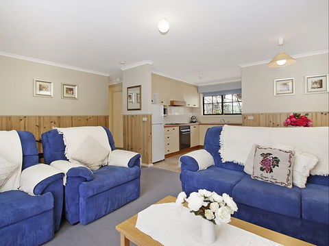 Oak Cottage - Tudor Village - Hervey Bay Accommodation 2