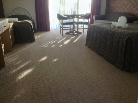 Paradise Lakes Motel - Hervey Bay Accommodation 2