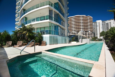 Reflections Coolangatta Beach - Hervey Bay Accommodation 2