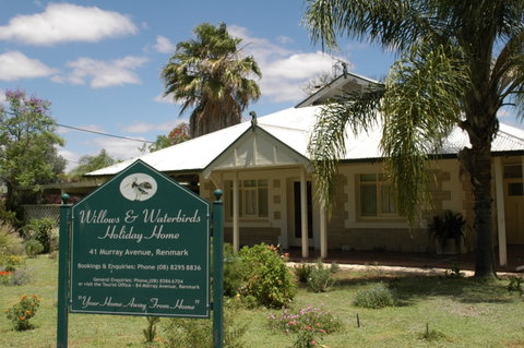 Renmark Holiday Home Willows & Waterbirds - Hervey Bay Accommodation 0
