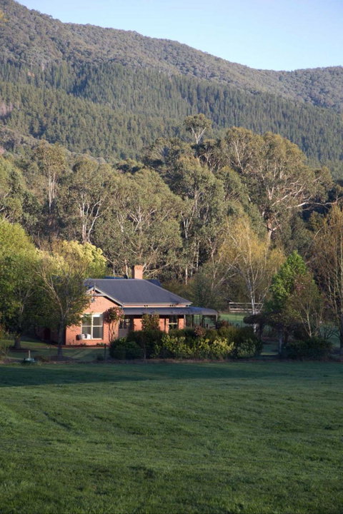 Ridge Line Riders Luxury Retreat - Hervey Bay Accommodation 1