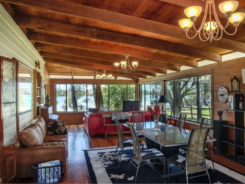 Riverside Holiday Retreat Yamba - Hervey Bay Accommodation 2