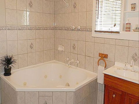 Ruby's Cottage - Hervey Bay Accommodation 2